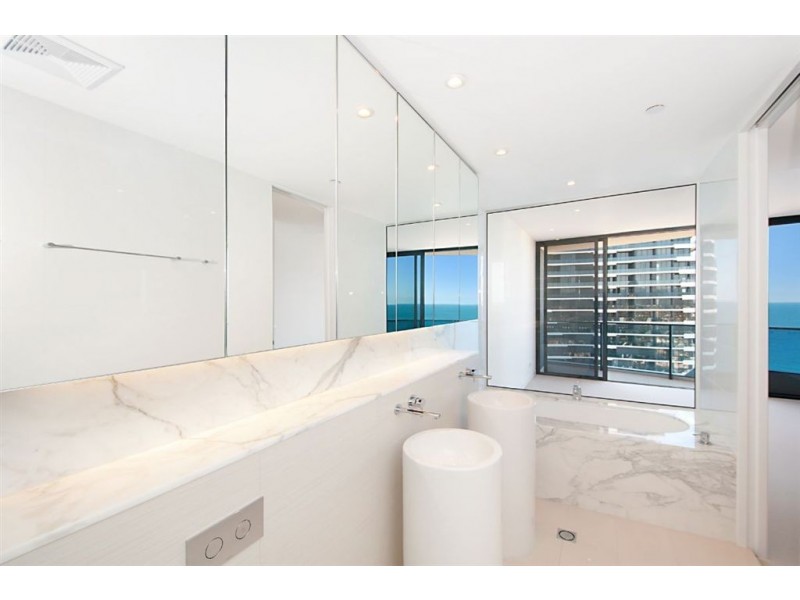 23604/4 Charles Avenue, Broadbeach QLD 4218