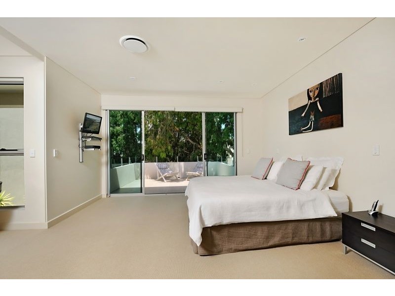 2/17 Marseille Court, Sorrento QLD 4217