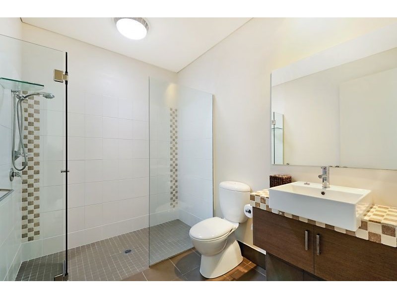 2/17 Marseille Court, Sorrento QLD 4217