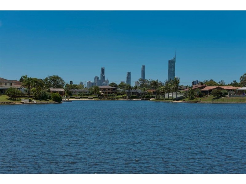 16 Yunga Court, Broadbeach Waters QLD 4218