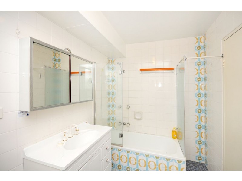 24B/2 Riverview Pde, Surfers Paradise QLD 4217