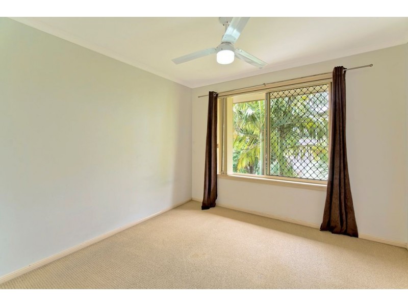 11 Langer Place, Arundel QLD 4214