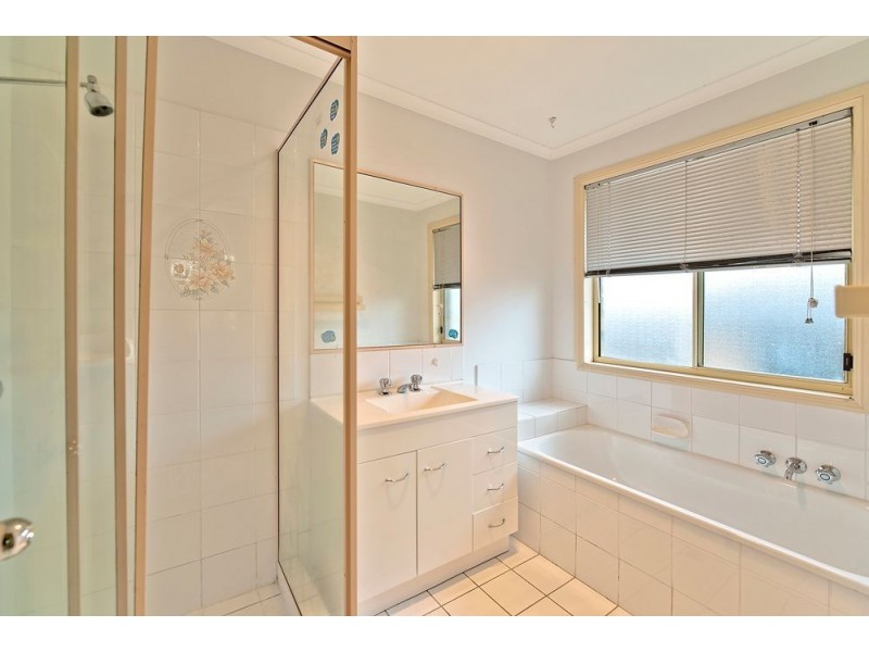 11 Langer Place, Arundel QLD 4214