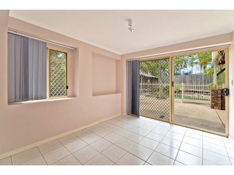 11 Langer Place, Arundel QLD 4214