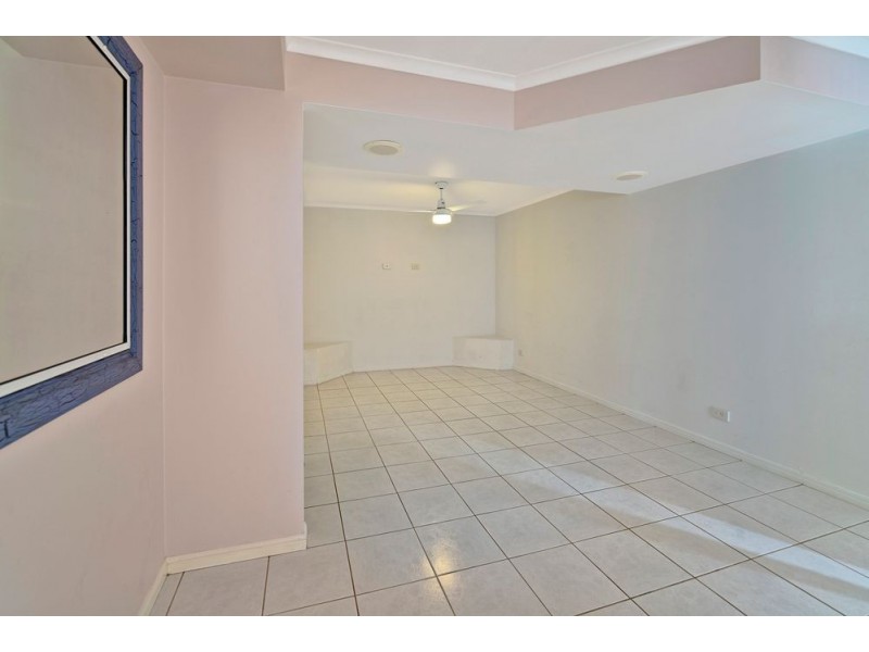 11 Langer Place, Arundel QLD 4214