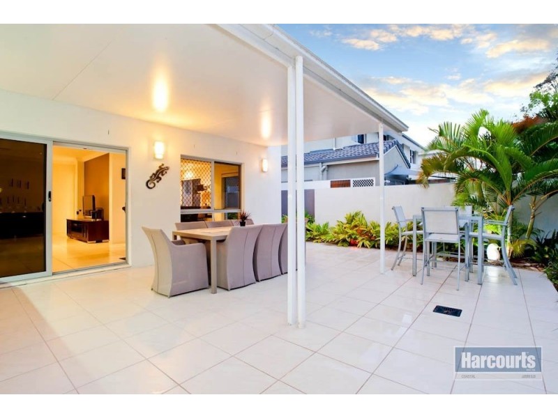 1/64 Compass Drive, Biggera Waters QLD 4216