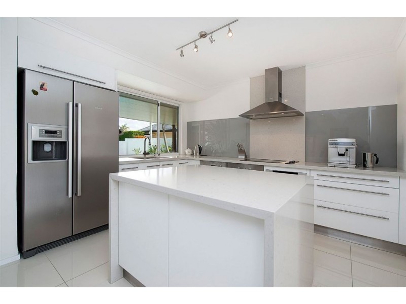130 Sundance Way, Runaway Bay QLD 4216