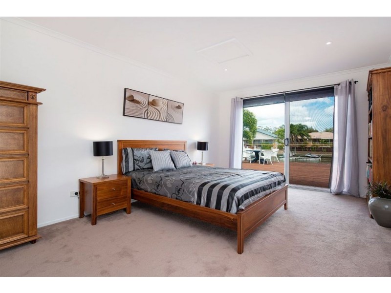 130 Sundance Way, Runaway Bay QLD 4216