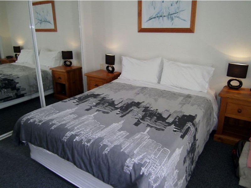 24 Queensland Avenue, Broadbeach QLD 4218