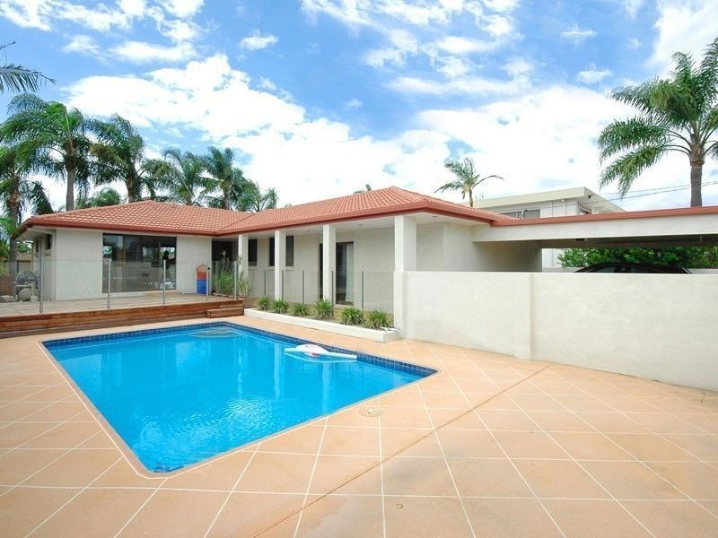 5 San Michele Court, Broadbeach Waters QLD 4218