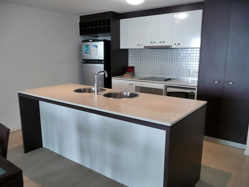 602/2893-2903 Gold Coast Hwy, Surfers Paradise QLD 4217