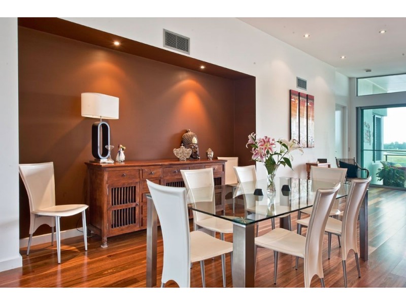 7528 Springfield Drive, Hope Island QLD 4212