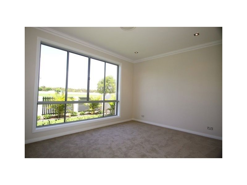 22 South Quay Drive, Biggera Waters QLD 4216