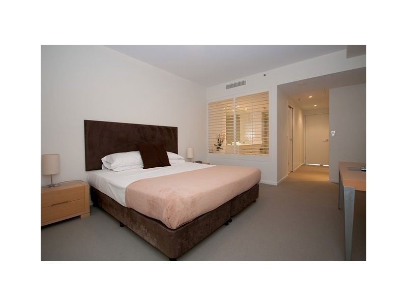 14 George Street, Broadbeach QLD 4218