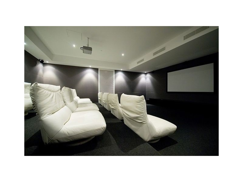 14 George Street, Broadbeach QLD 4218