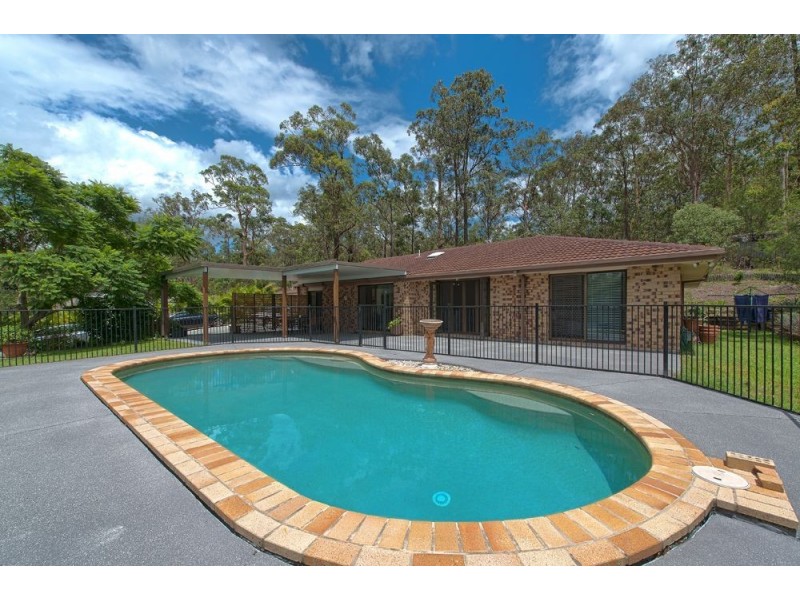 21 Dewberry Way, Gaven QLD 4211