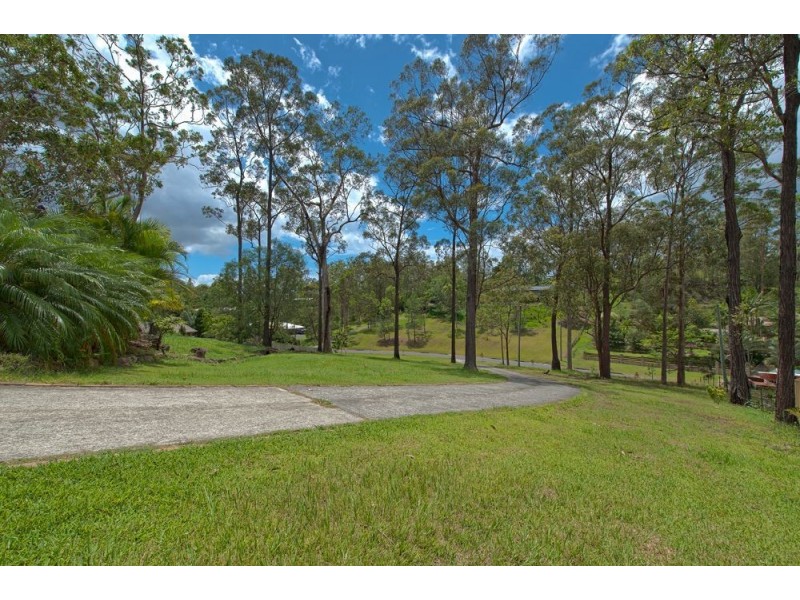 21 Dewberry Way, Gaven QLD 4211