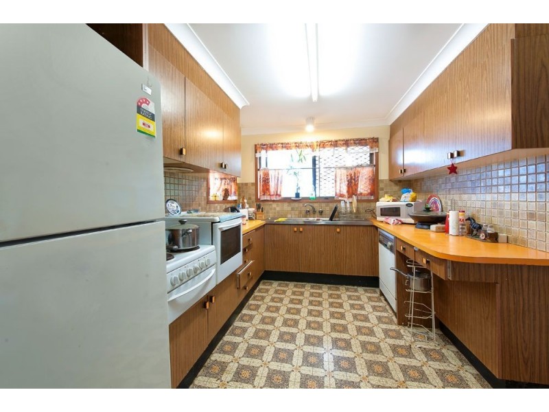 2/36 Killowill Avenue, Paradise Point QLD 4216