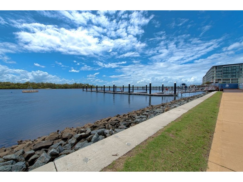 2/36 Killowill Avenue, Paradise Point QLD 4216