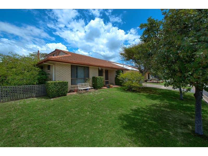 2/36 Killowill Avenue, Paradise Point QLD 4216