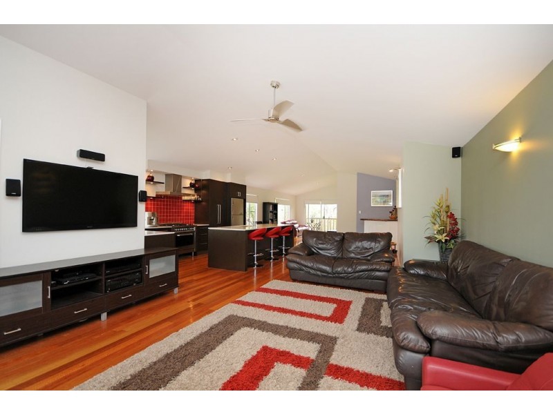 17 Kabool Road, Burleigh Heads QLD 4220