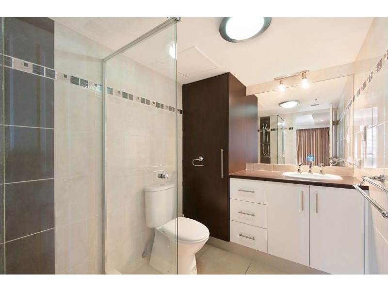 28 Northcliffe Terrace, Surfers Paradise QLD 4217