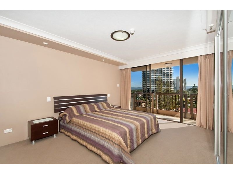 28 Northcliffe Terrace, Surfers Paradise QLD 4217