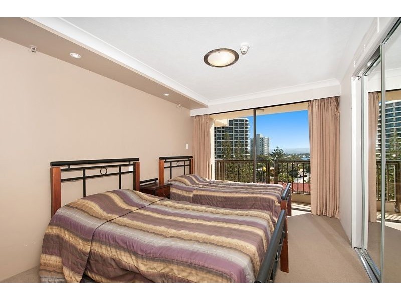 28 Northcliffe Terrace, Surfers Paradise QLD 4217