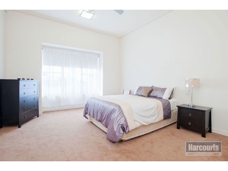 50 Harbour Rise, Hope Island QLD 4212