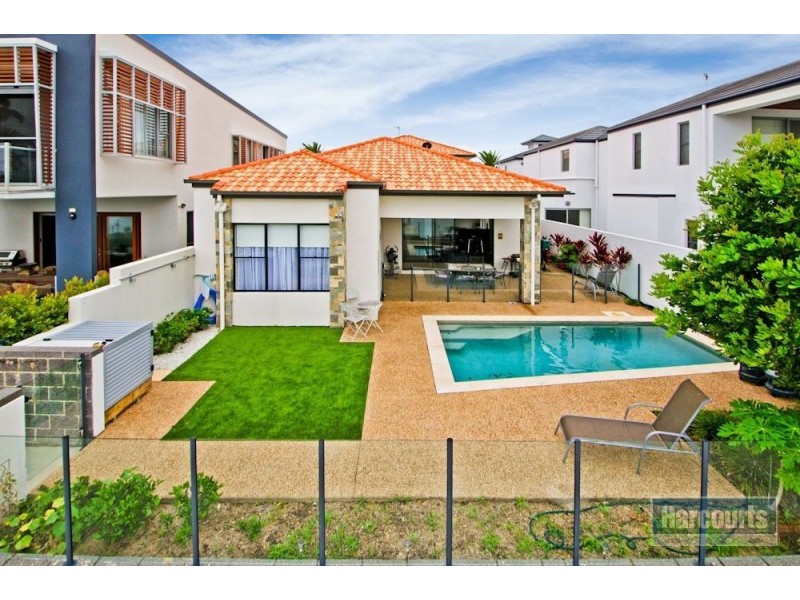 50 Harbour Rise, Hope Island QLD 4212