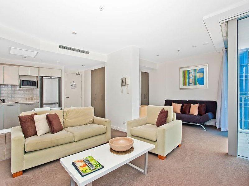 18 Enderley Avenue, Surfers Paradise QLD 4217