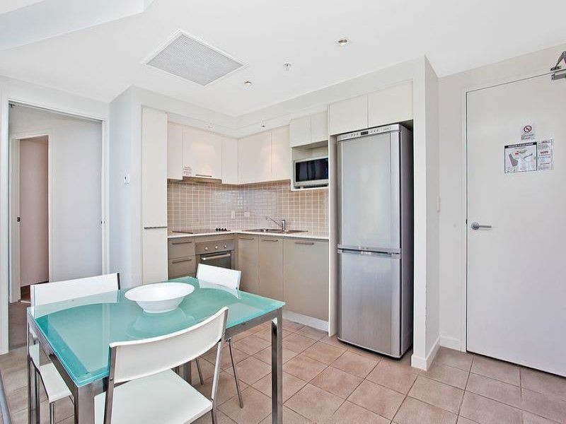 18 Enderley Avenue, Surfers Paradise QLD 4217