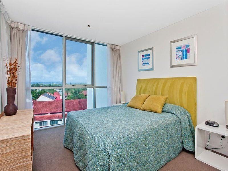 18 Enderley Avenue, Surfers Paradise QLD 4217