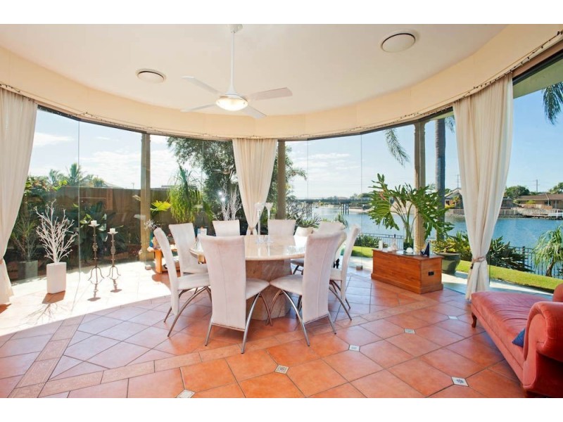 52 Walter Raleigh Crescent, Hollywell QLD 4216