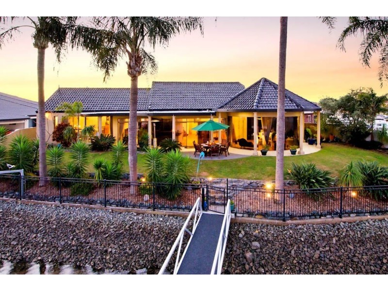 52 Walter Raleigh Crescent, Hollywell QLD 4216