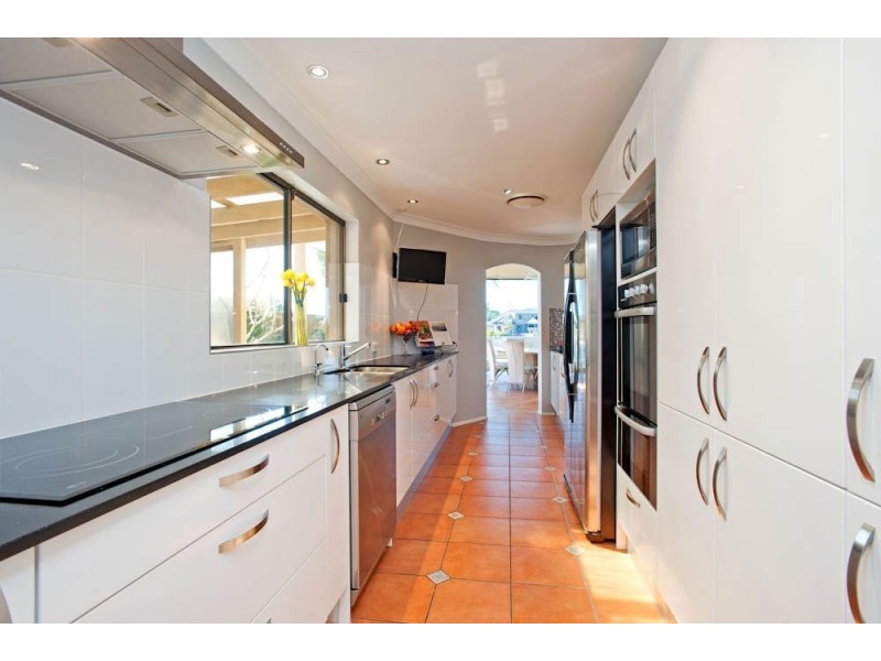 52 Walter Raleigh Crescent, Hollywell QLD 4216