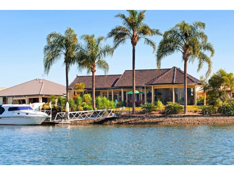 52 Walter Raleigh Crescent, Hollywell QLD 4216