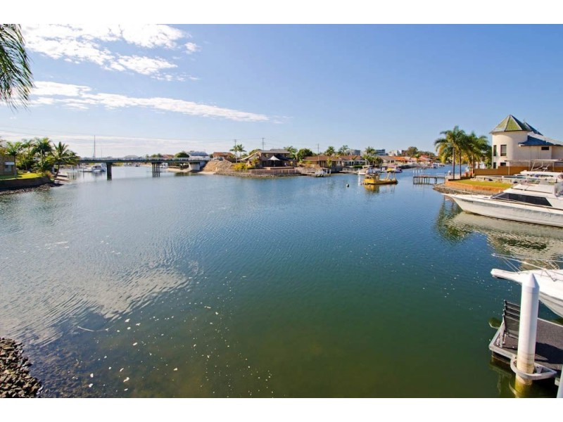 52 Walter Raleigh Crescent, Hollywell QLD 4216