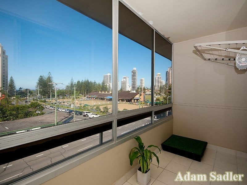 21 Armrick Avenue, Broadbeach QLD 4218