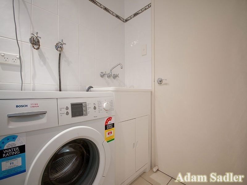 21 Armrick Avenue, Broadbeach QLD 4218