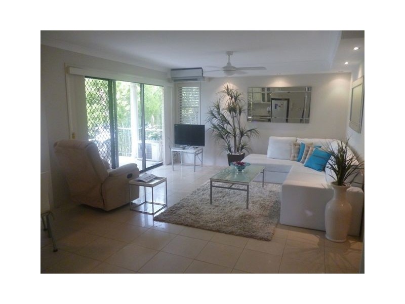 1/15 Mermaid Avenue, Mermaid Beach QLD 4218