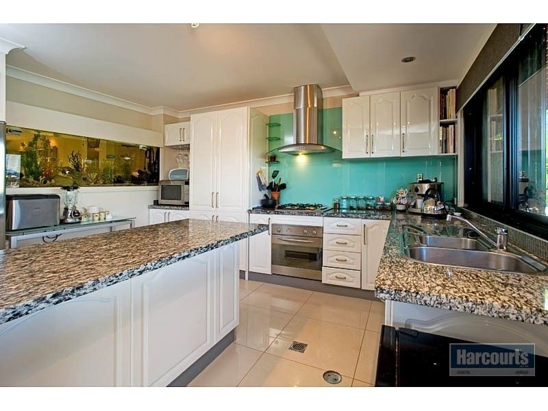 6 Namatjira Street, Paradise Point QLD 4216