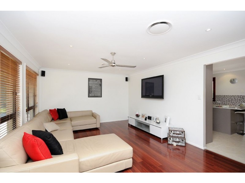 6 Henning Court, Mermaid Waters QLD 4218