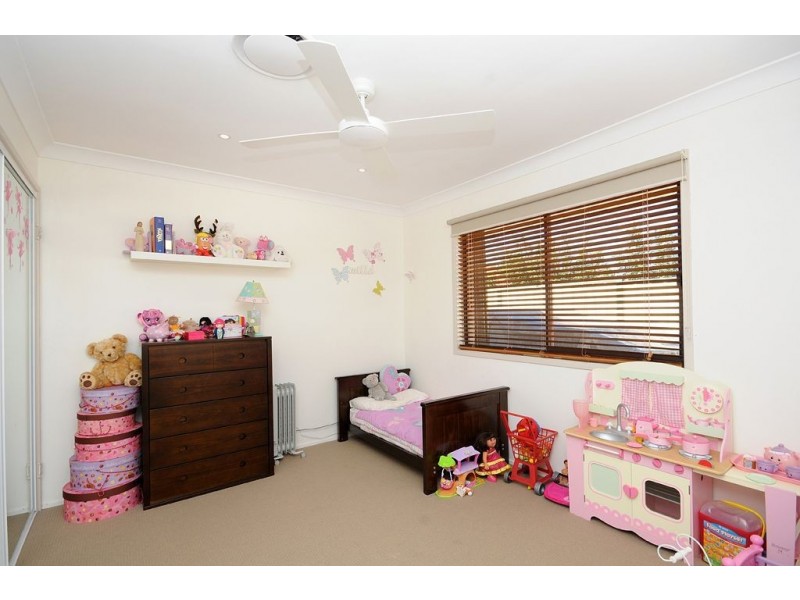 6 Henning Court, Mermaid Waters QLD 4218