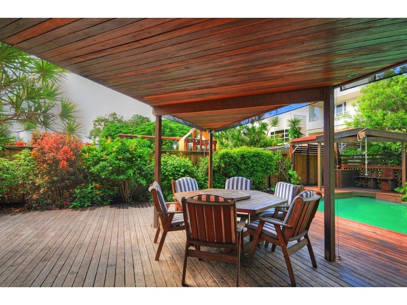 16 Yacht St, Southport QLD 4215