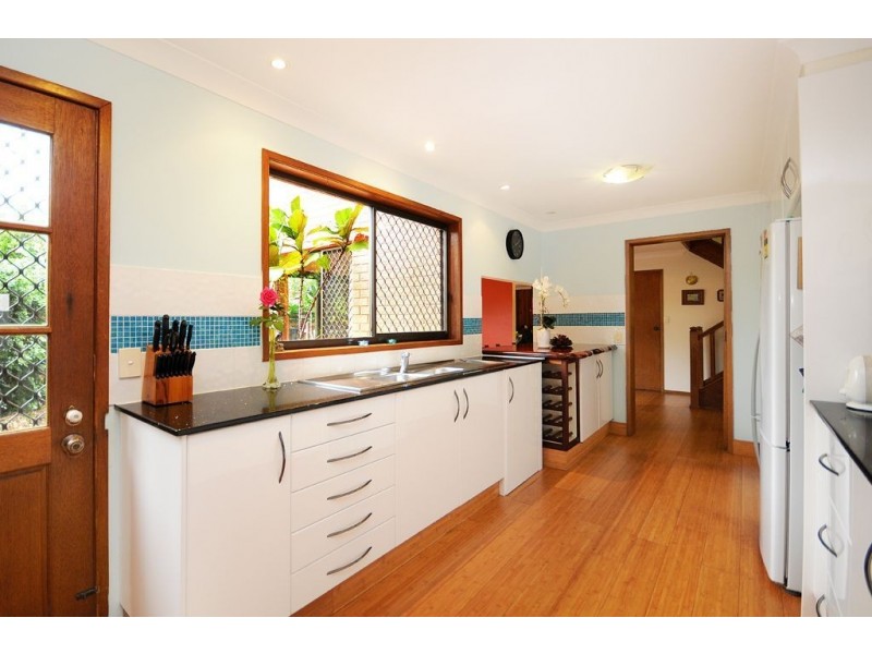 16 Yacht St, Southport QLD 4215