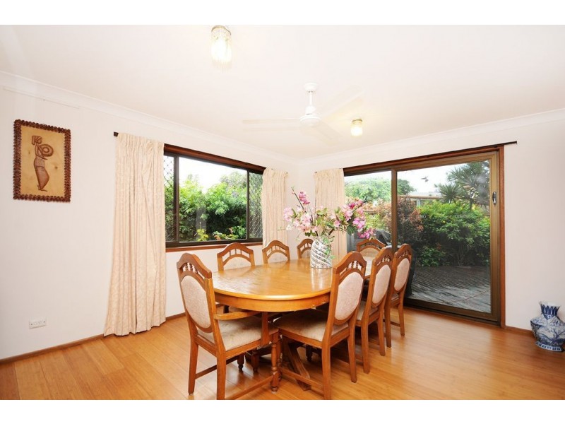 16 Yacht St, Southport QLD 4215