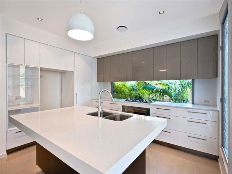 2/6 Mallard Avenue, Paradise Point QLD 4216