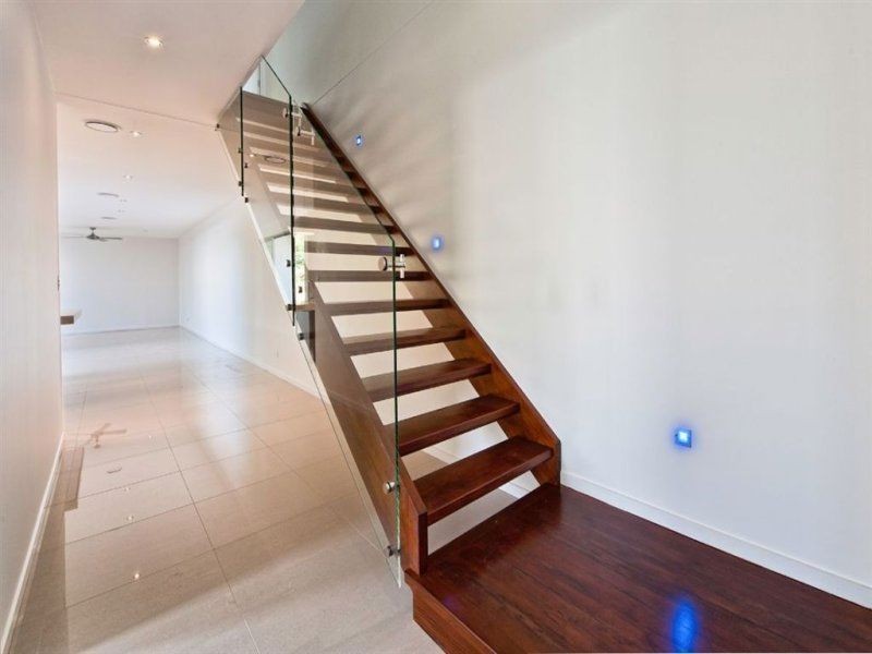 2/6 Mallard Avenue, Paradise Point QLD 4216