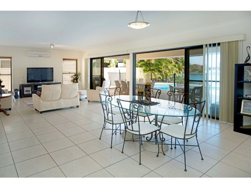 26 The Peninsula, Helensvale QLD 4212